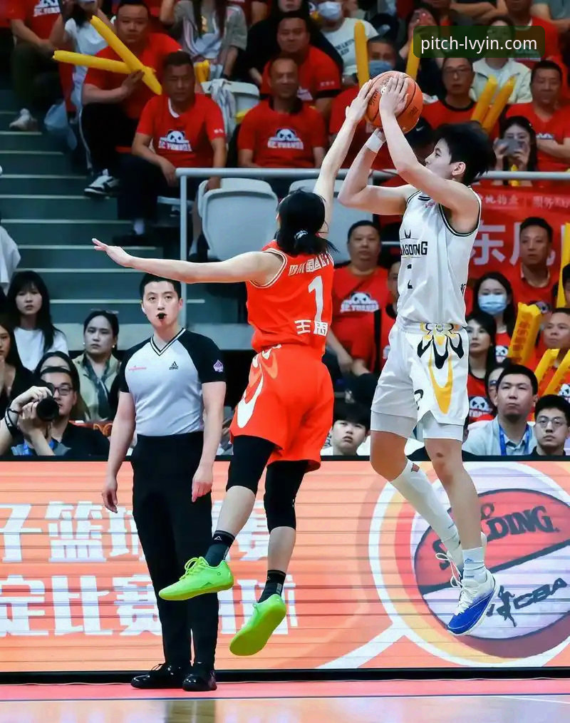 四川女篮如何以创纪录分差赢得总决赛开门红？绿茵体育官网手机版带来深度复盘